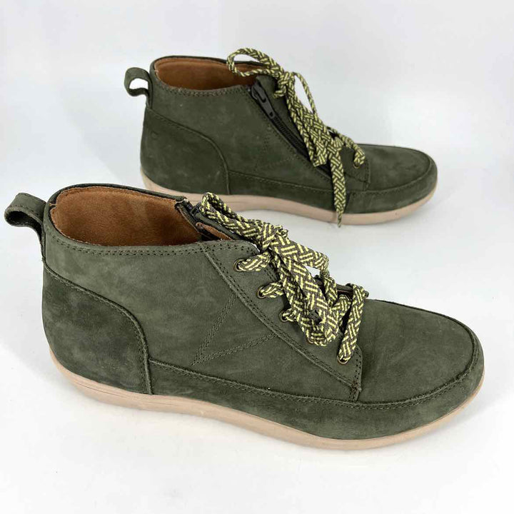 Shoe Size 9 VIONIC Olive Suede Boots