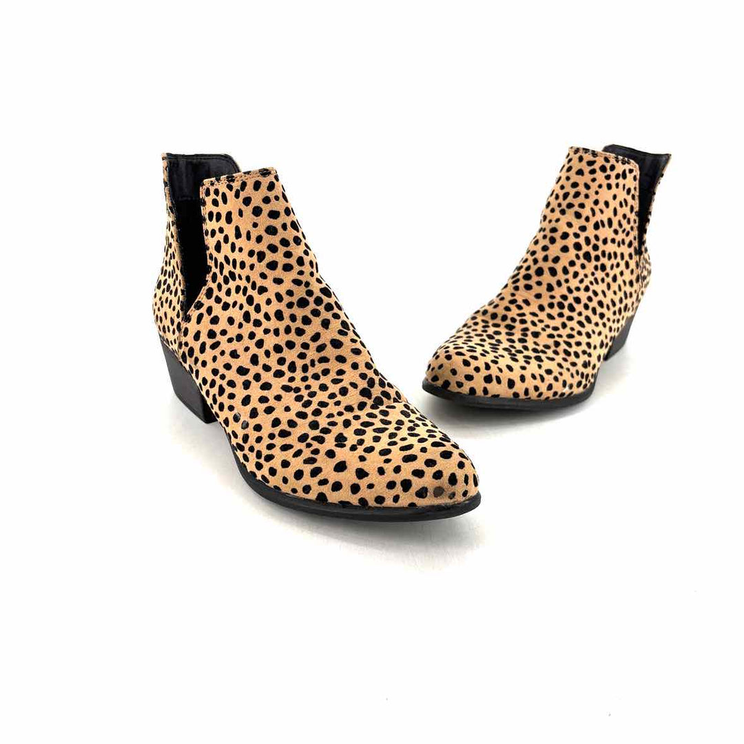 Shoe Size 7.5 Tan Boots