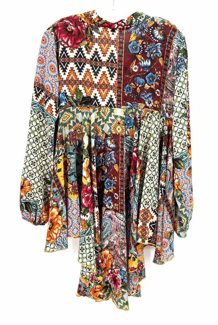 Size M Multi-Color Shirt