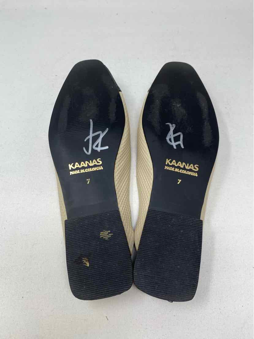 Shoe Size 7 Cream Flats