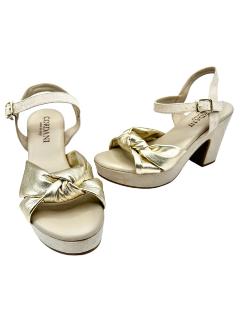 Shoe Size 39 Gold Leather Sandals