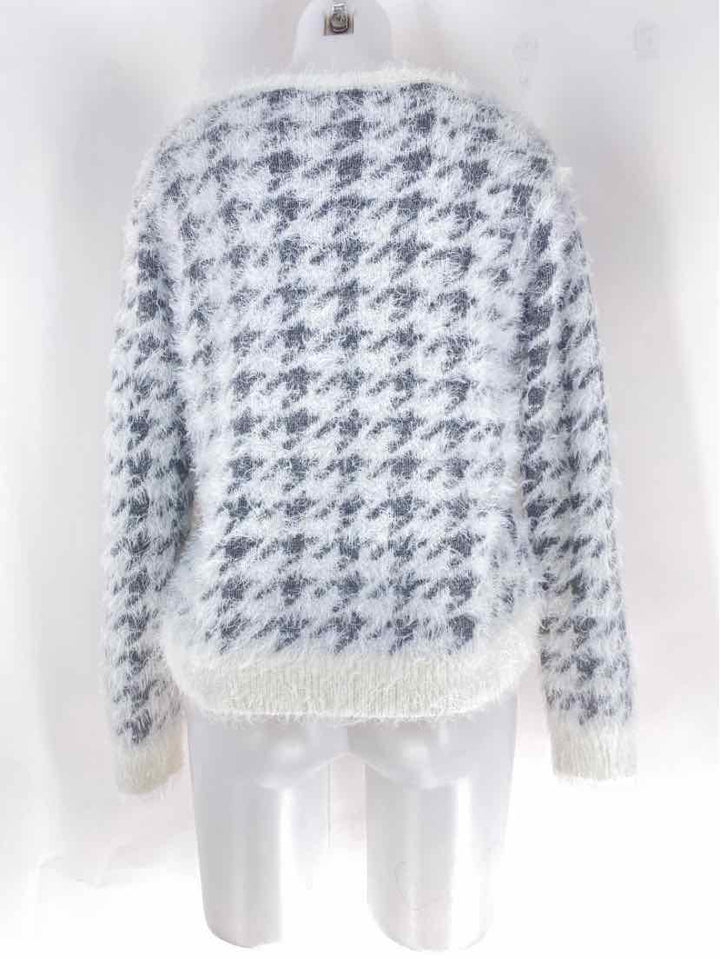 Size M Gray Sweater