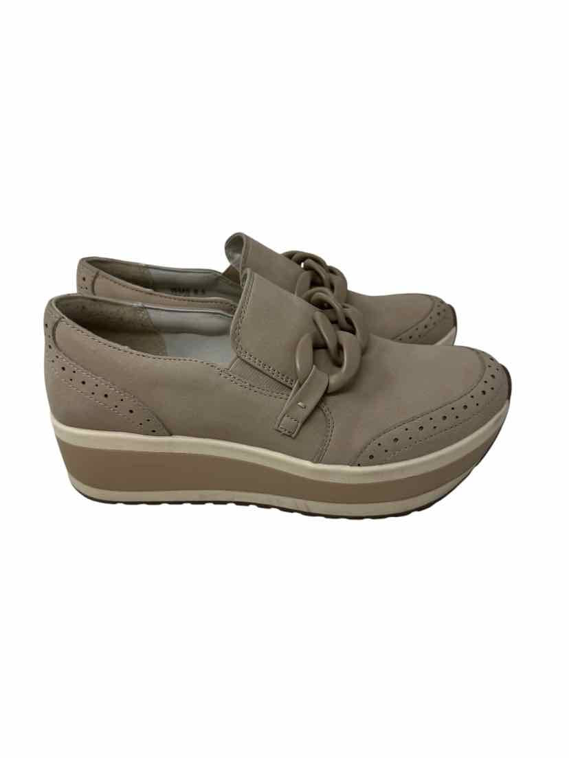 Shoe Size 8.5 Dolce Vita Tan Loafers
