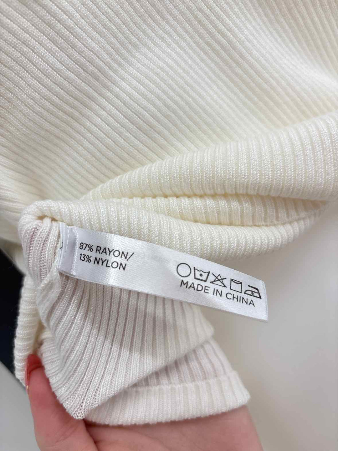 Size XL TUCKERNUCK Ivory Knit Shirt