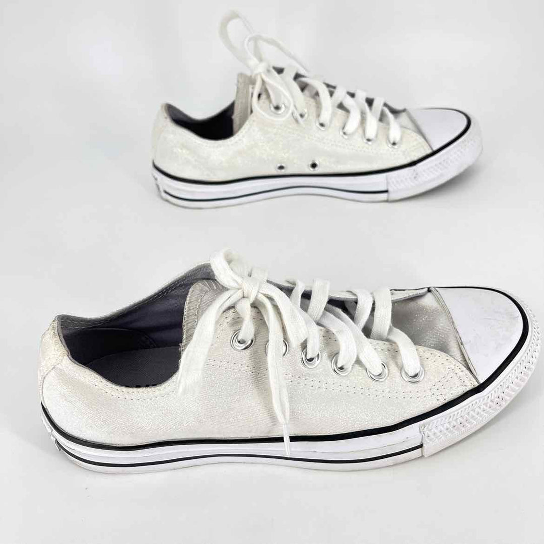 Shoe Size 8 Converse White Canvas Sneakers