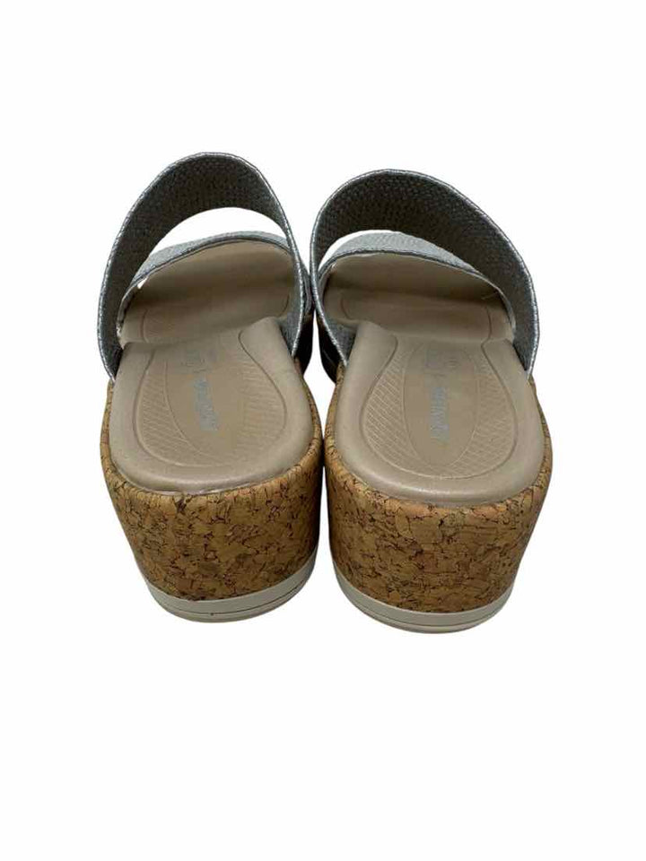 Shoe Size 7 LIFESTRIDE Silver Sandals