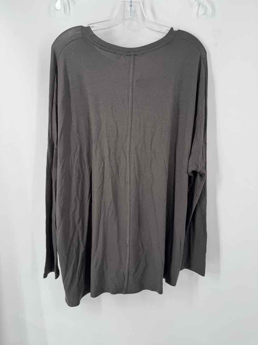Size M Athleta Gray Shirt