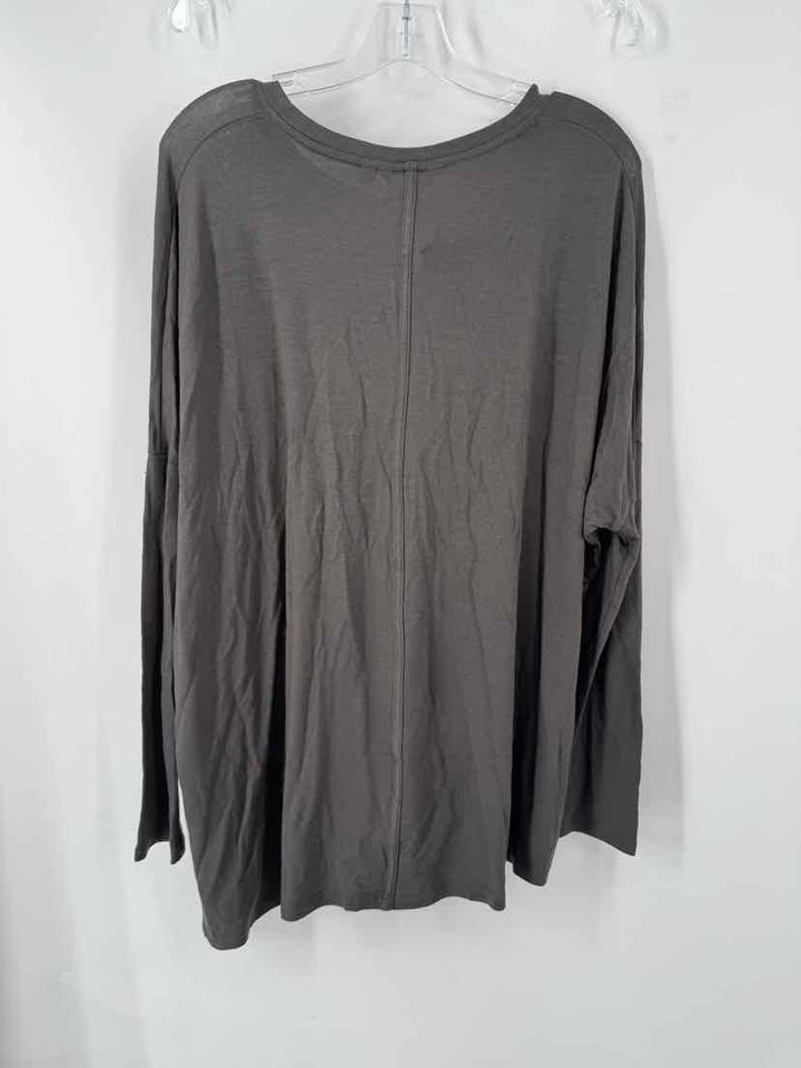 Size M Athleta Gray Shirt