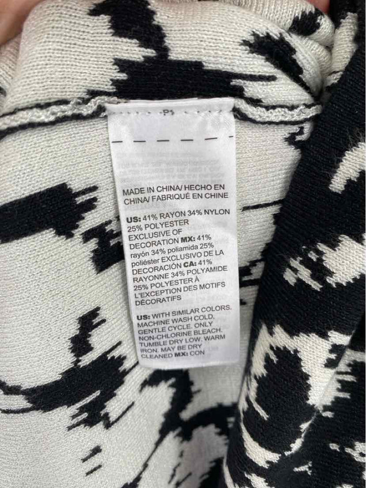Size L Chico's Black/White Sweater