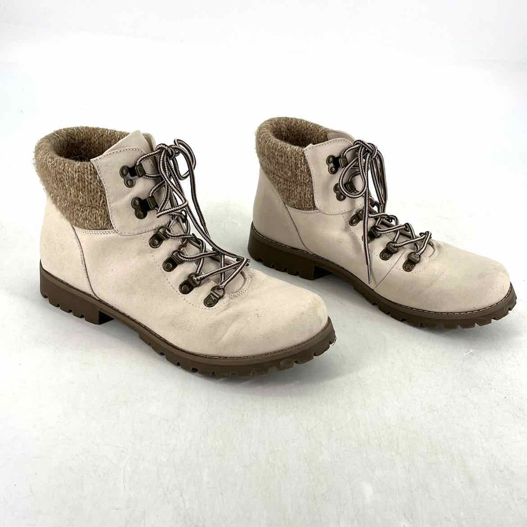 Shoe Size 11 Cream Knit Boots