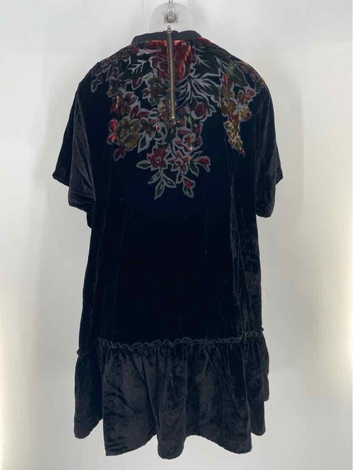 Size M FREE PEOPLE Black Velour Dress