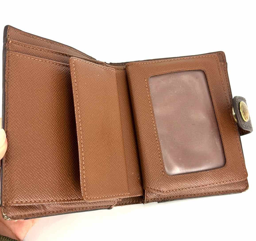 Louis Vuitton Luxury - Wallet