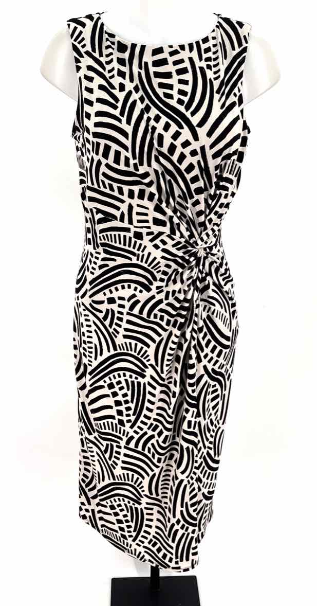 Size M Black/White Dress