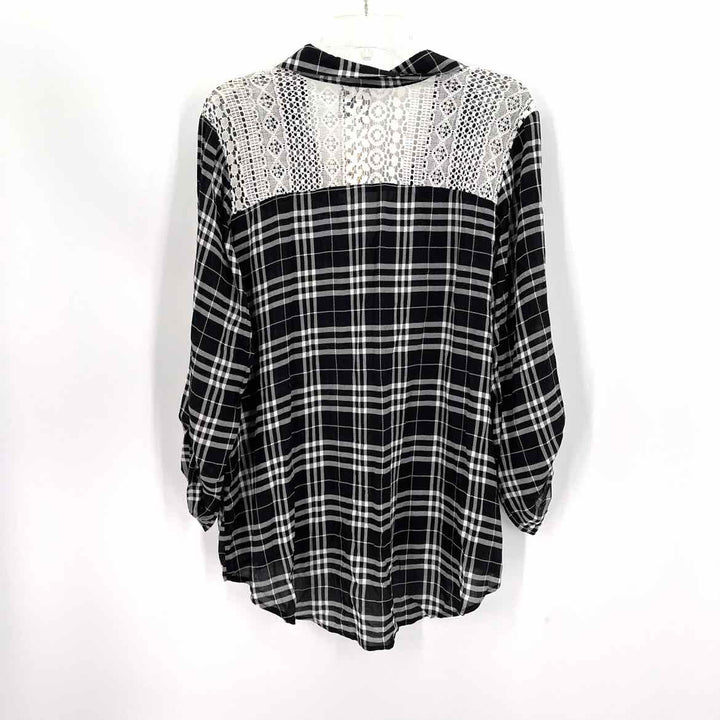 Size XL NEW DIRECTION Multi-Color Lace Shirt