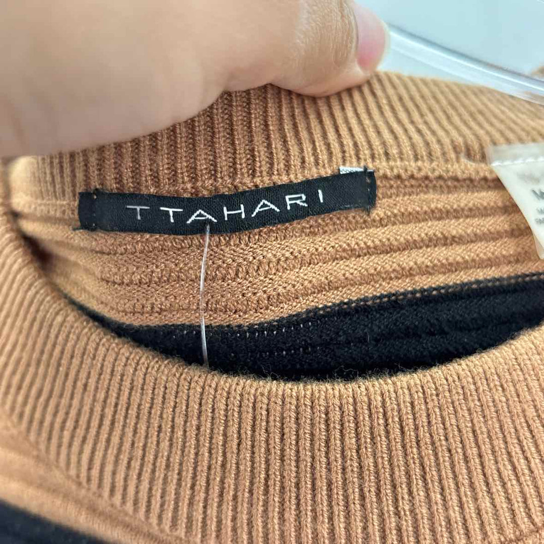 Size M TAHARI Multi-Color Knit Sweater