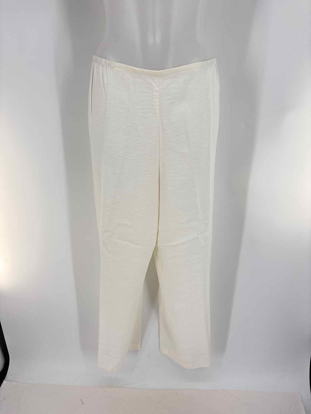 Size XL NEIMAN MARCUS White Pants