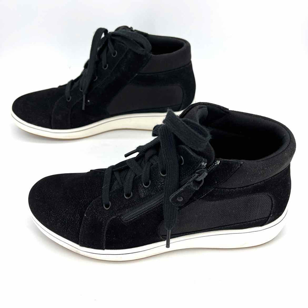 Shoe Size 10 CLARKS Black Sneakers