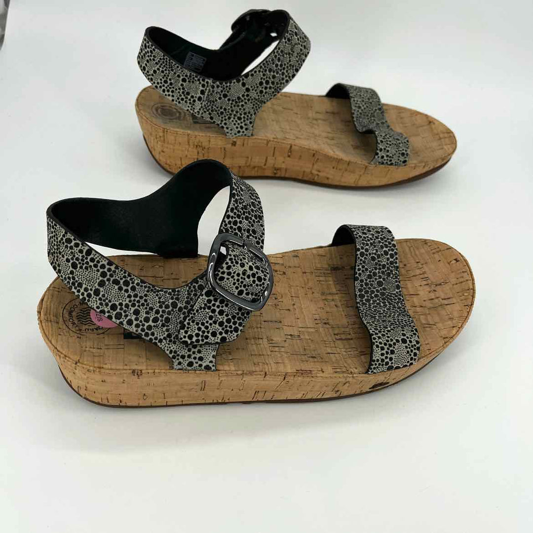 Shoe Size 9 FITFLOP Black Sandals