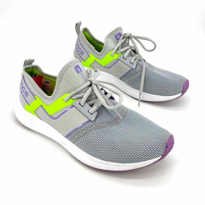 Shoe Size 9 New Balance Gray Knit Sneakers