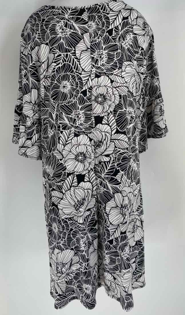 Size 1X Ruby Rd Black/White Dress