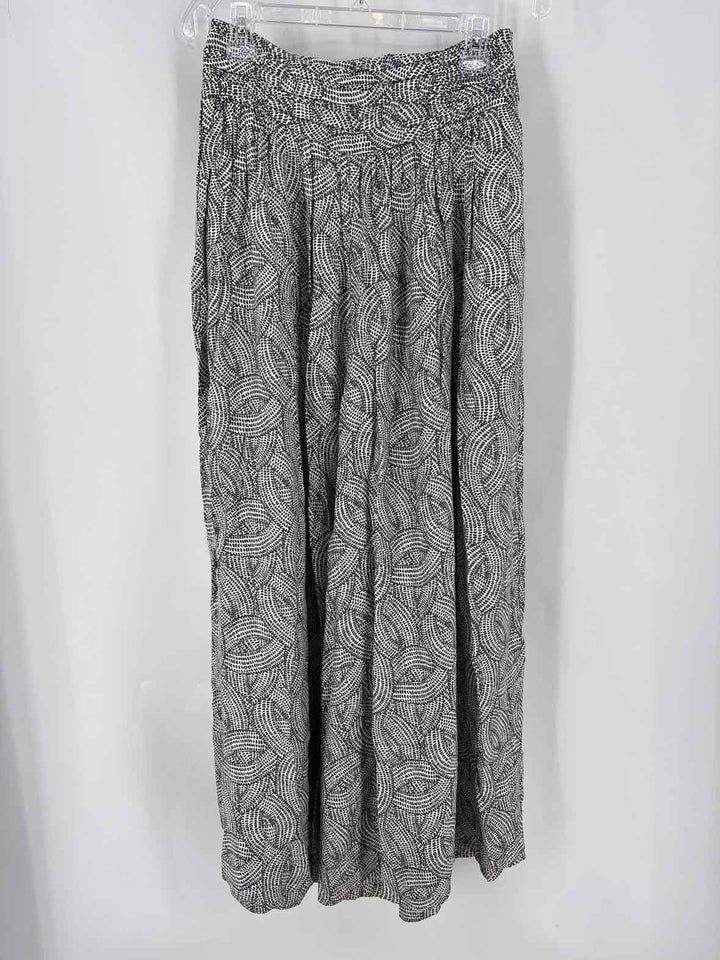 Size 4 Anthropologie gray print Pants