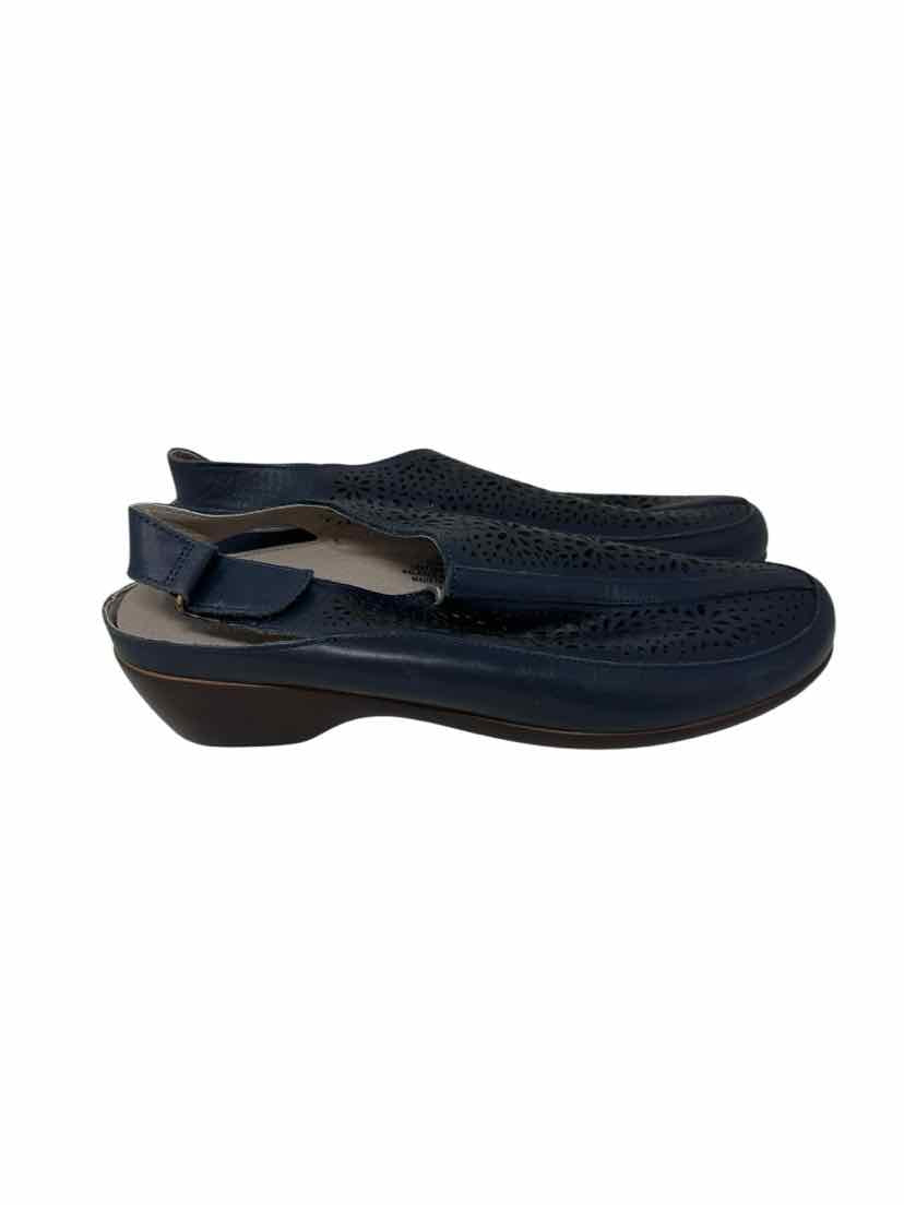 Shoe Size 10 EASY SPIRIT Navy Leather Flats