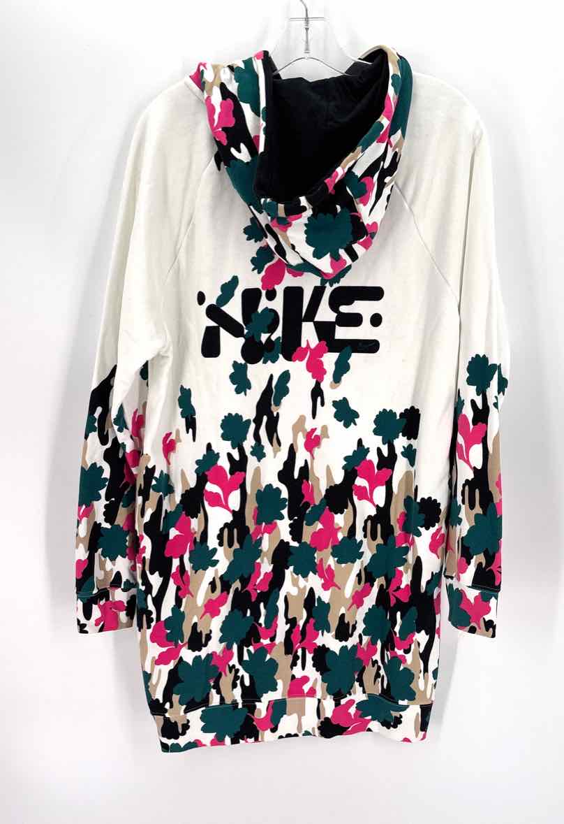 Size M Nike White Dress