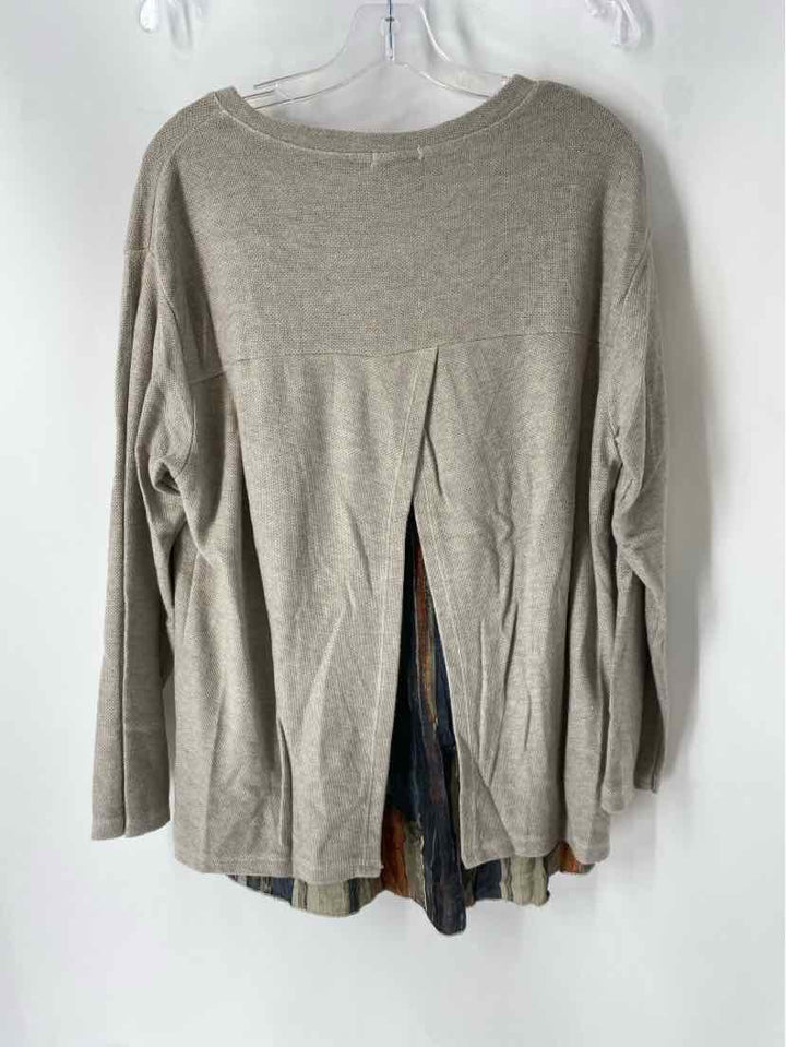 Size XL Gray Shirt