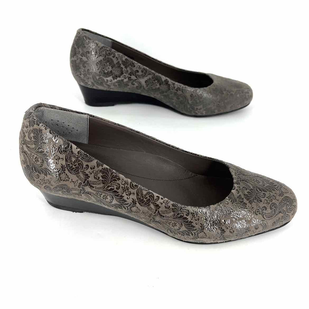 Shoe Size 9.5 SAS Gray Leather Pumps
