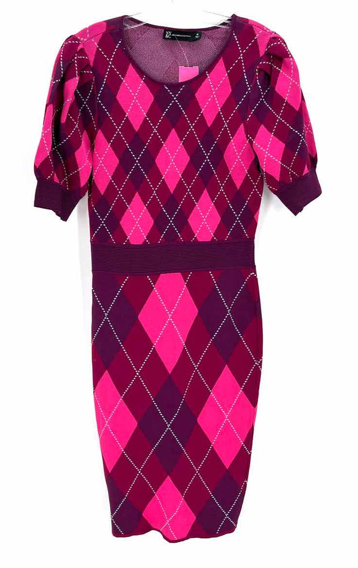 Size M NY & CO Fuschia Knit Dress