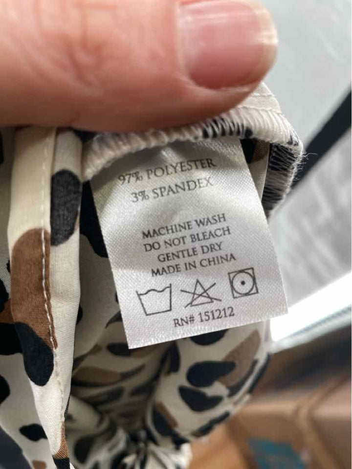 Size M MICHELLE MCDOWELL Tan Shirt