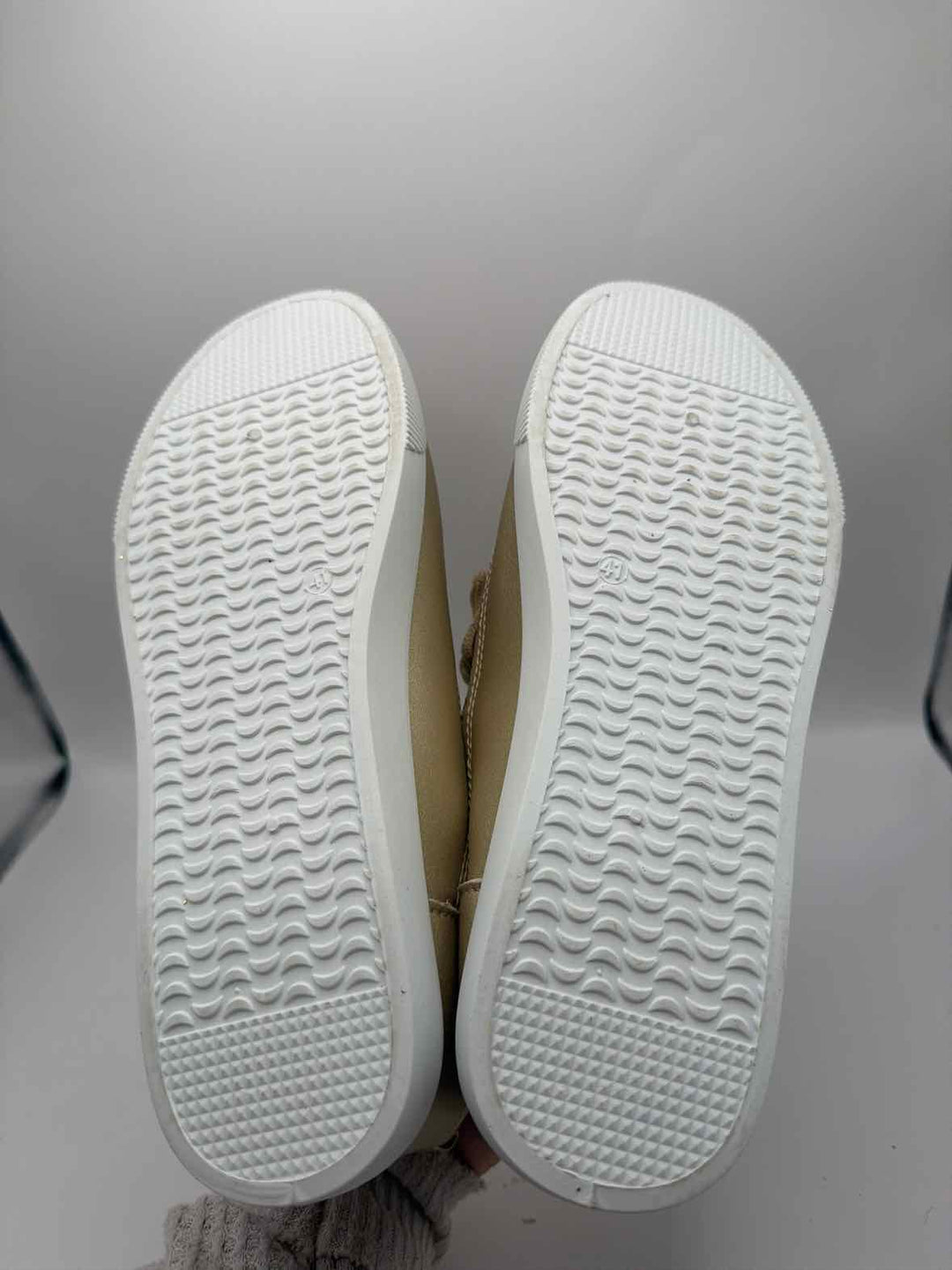Shoe Size 41 Gold Sneakers