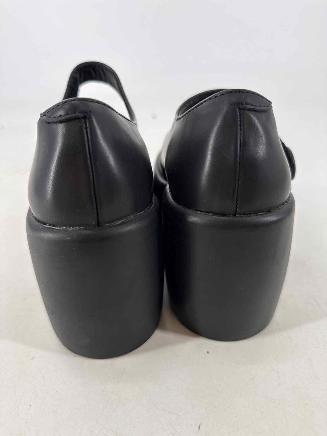 Shoe Size 6 Black Pumps