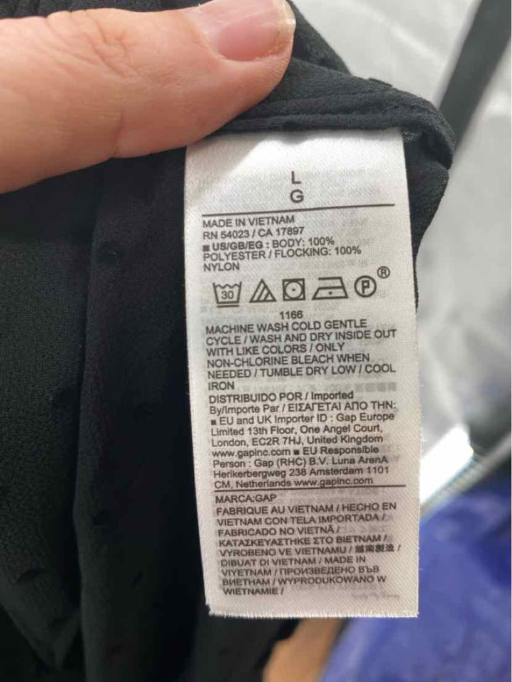 Size L GAP Black Shirt