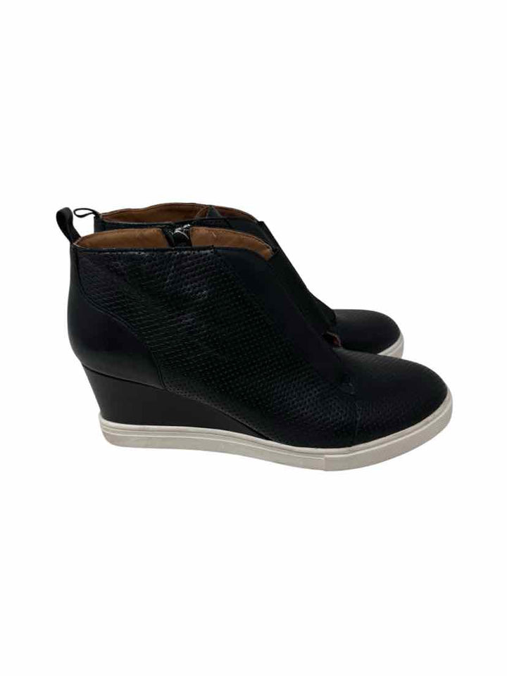 Shoe Size 7 Black Leather Boots