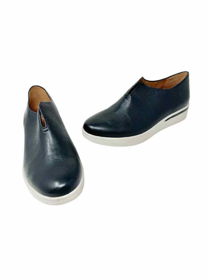 Shoe Size 8 GENTLE SOULS Black Sneakers