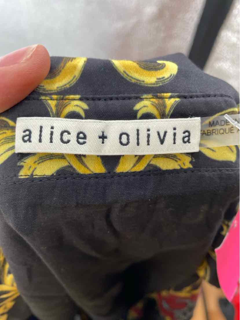 Size 2 Alice + Olivia Black Print Jacket