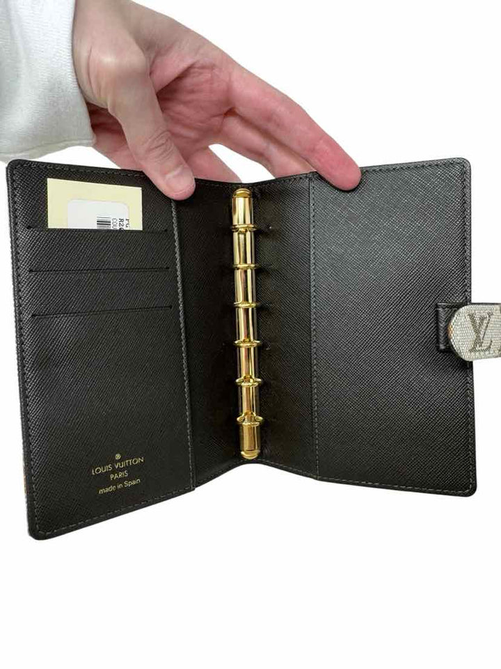 Louis Vuitton Luxury - Wallet