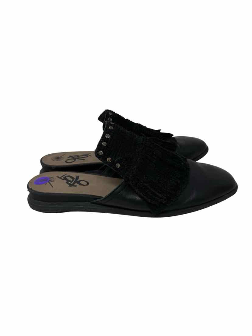 Shoe Size 8 OTBT Black Leather Flats