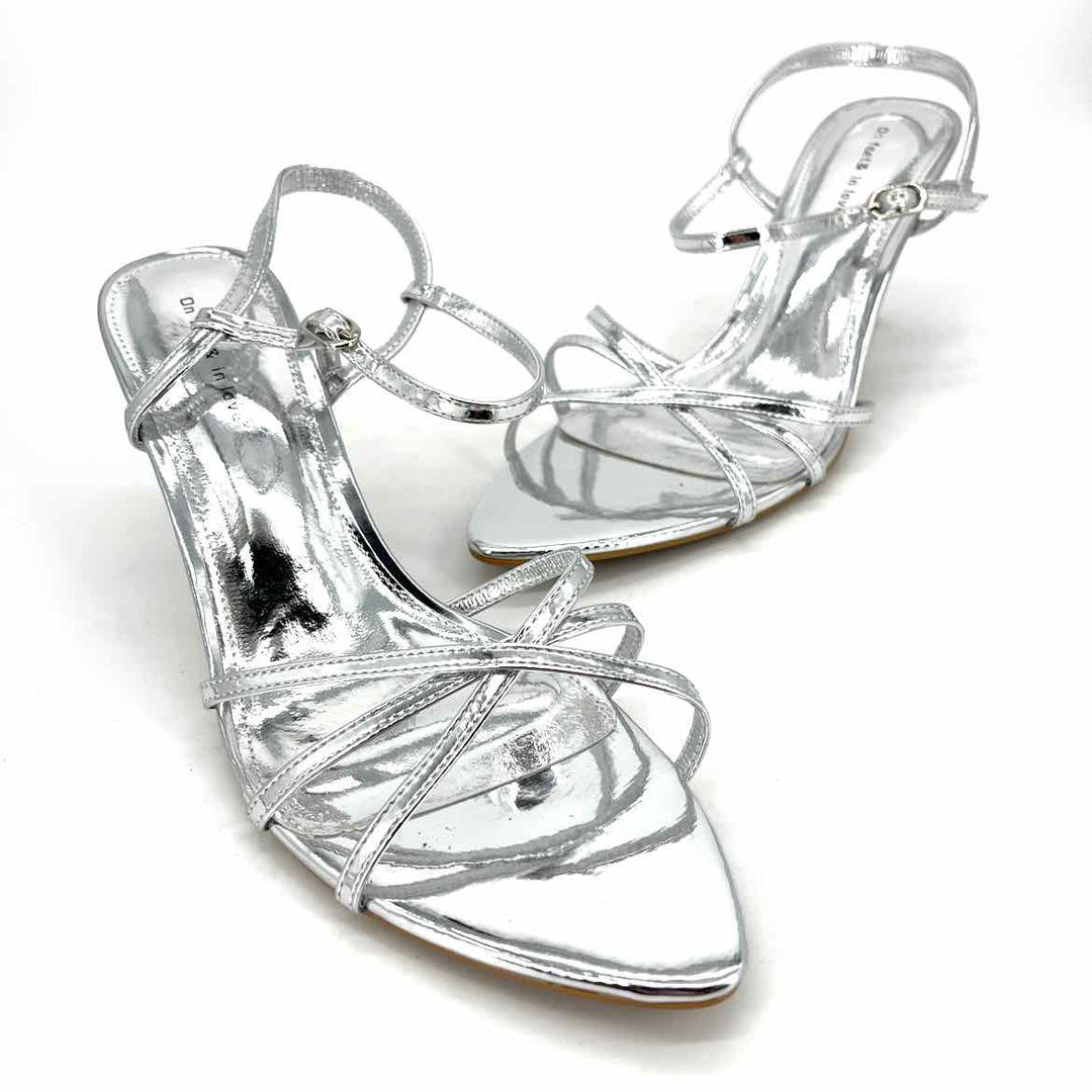 Shoe Size 40 Silver Pumps