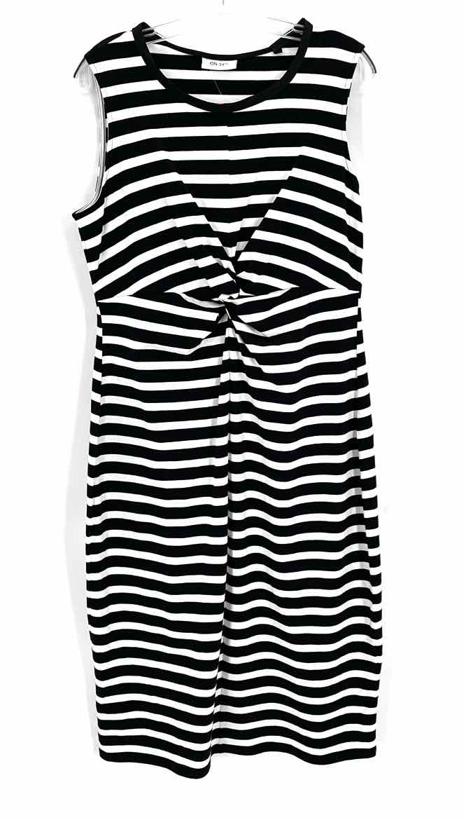 Size L ON 34TH Black Print Dress