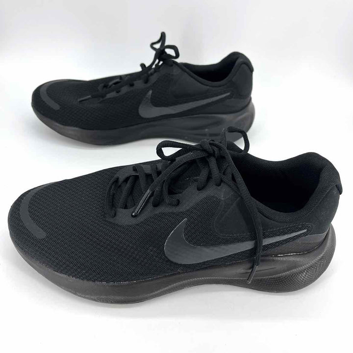 Shoe Size 8.5 Nike Black Knit Sneakers