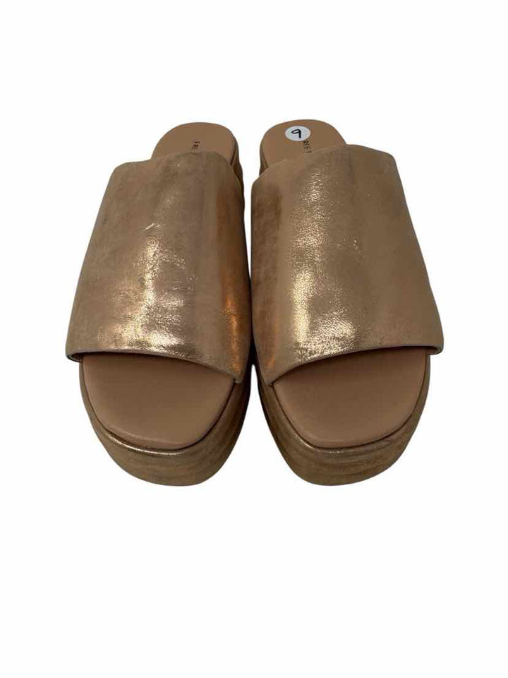 Shoe Size 9 FREE PEOPLE Rose Gold Leather Sandals