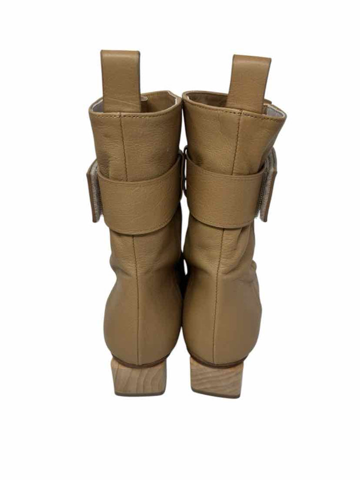 Shoe Size 39.5 Beige Leather Boots