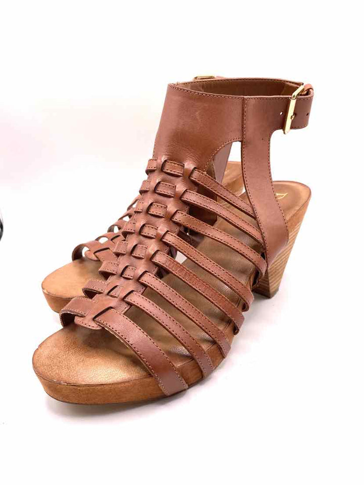 Shoe Size 7 REBA Tan Sandals