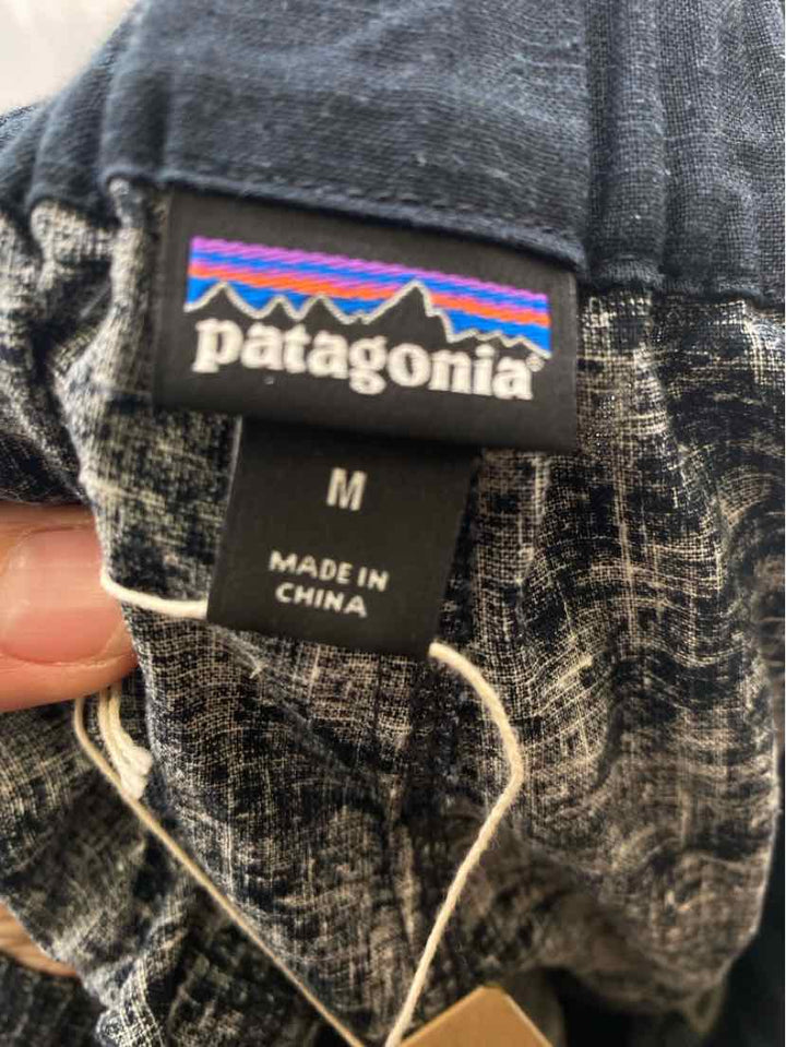 Size M PATAGONIA Navy Print Pants