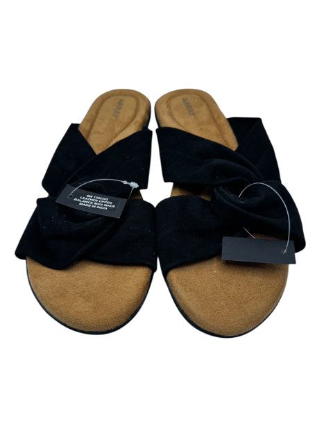 Shoe Size 9W Black Sandals