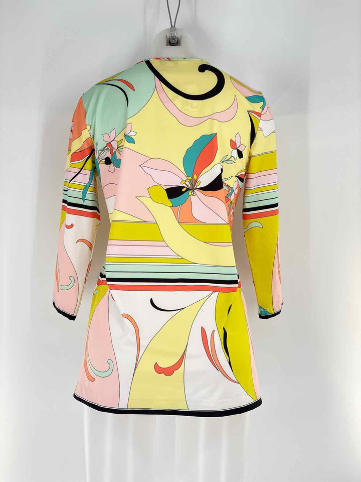 Size M Multi-Color Shirt