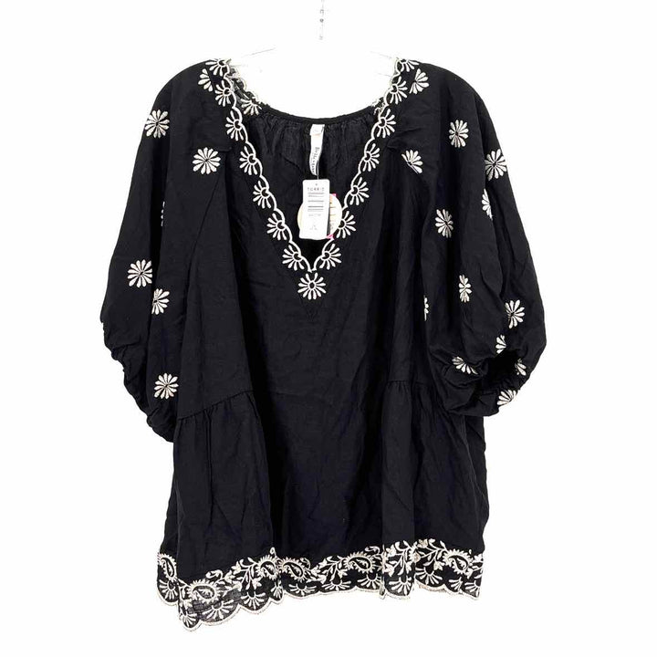 Size 3X Torrid Black Shirt