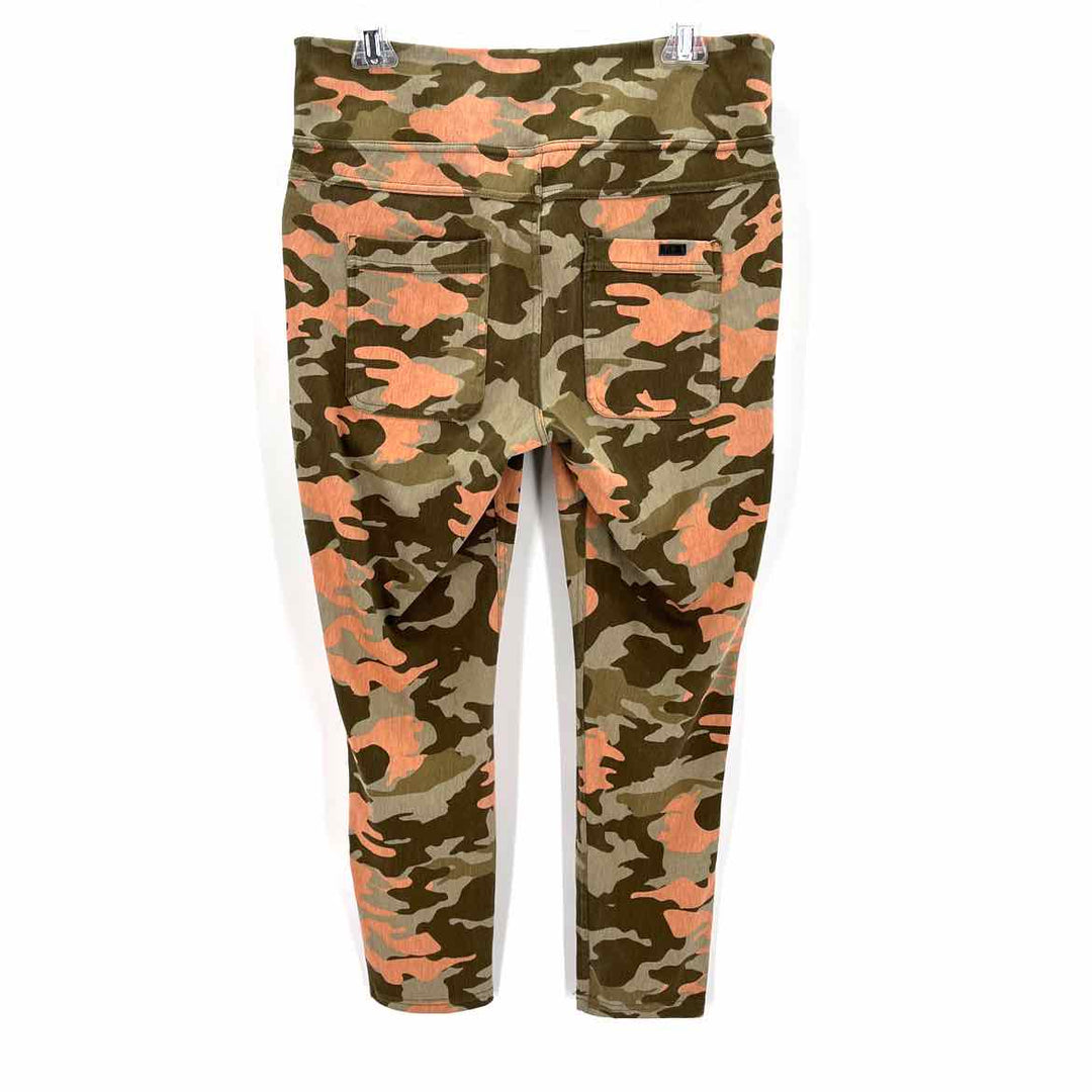 Size L HUE Olive Pants